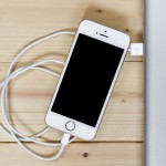 iPhone用充電ステーション ロリオ・ケーブル収納付きLightning用充電ステーション。