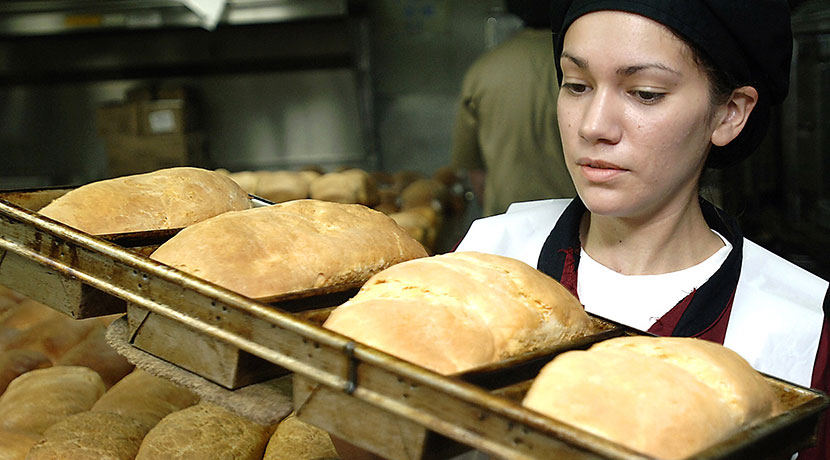 ホームベーカリーのパンの焼き上がり時間はどのくらい？最近ではわずか1時間で焼ける機種もあります。