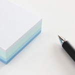 リストバンド型メモ用紙。「リストイットタフ(ハイモジモジ) 80枚入り。