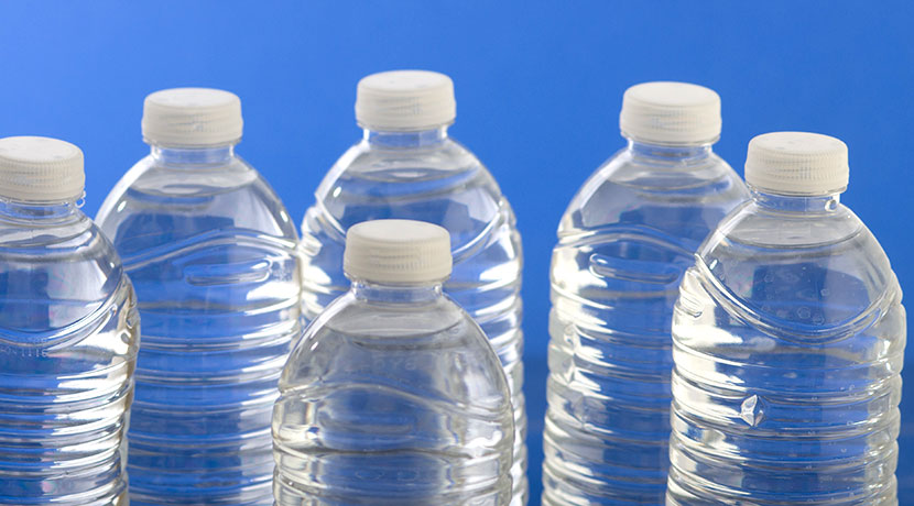 ペットボトルを簡単に潰せる、家庭で使えるペットボトル潰し。