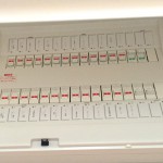 感震ブレーカーアダプター ヤモリ