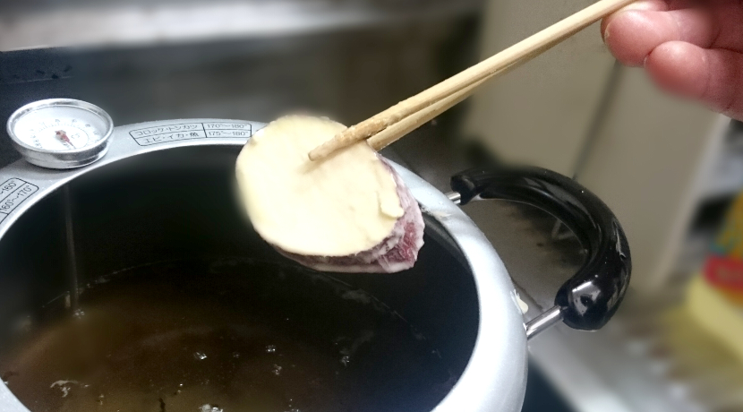 菜箸はもう使わない！菜箸代わりのトングが安全でつかいやすくておすすめ。